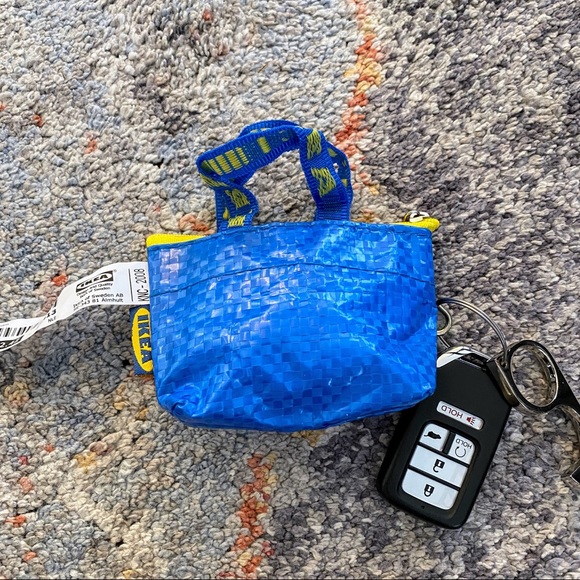 Ikea Tote Keychain - Picture 3 of 4